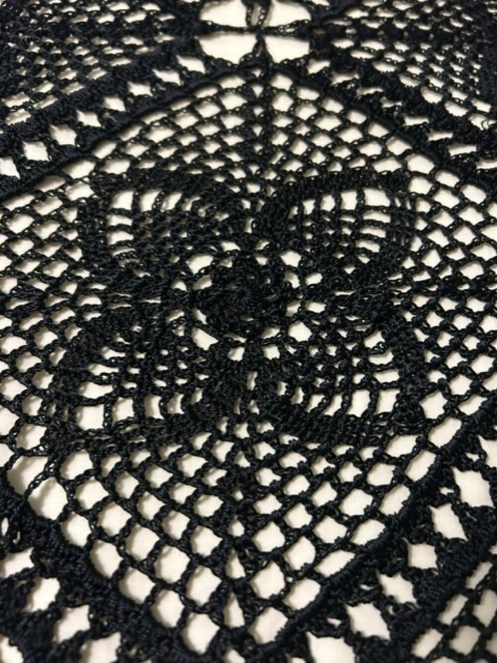 2 pashminas/shawls: Black beaded lace & Silver/Cream beaded velvet - Picture 5 of 10